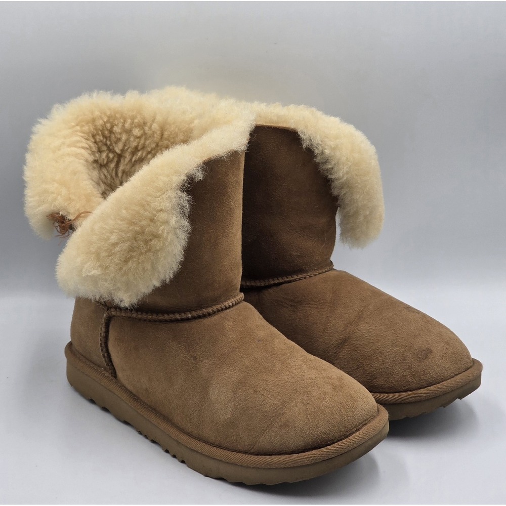 UGG Bailey Button 1017400K Kids Youth 6 Chestnut Shearling Boots EU 36 WMS 7.5